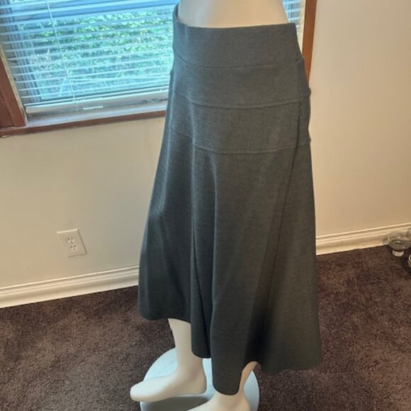 Roz & Ali Gray high waist Fit & Flare pull on skirt, size 2X - Picture 2 of 5